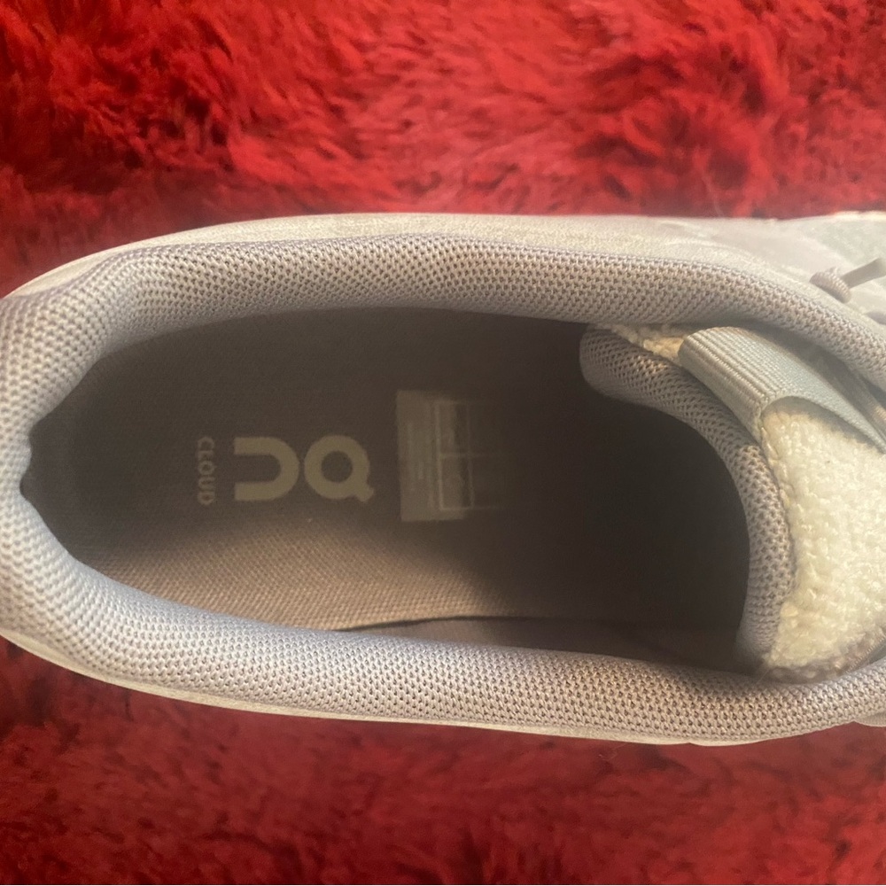 On Clouds Women's Gray and White Athletic Shoes - Picture 8 of 10